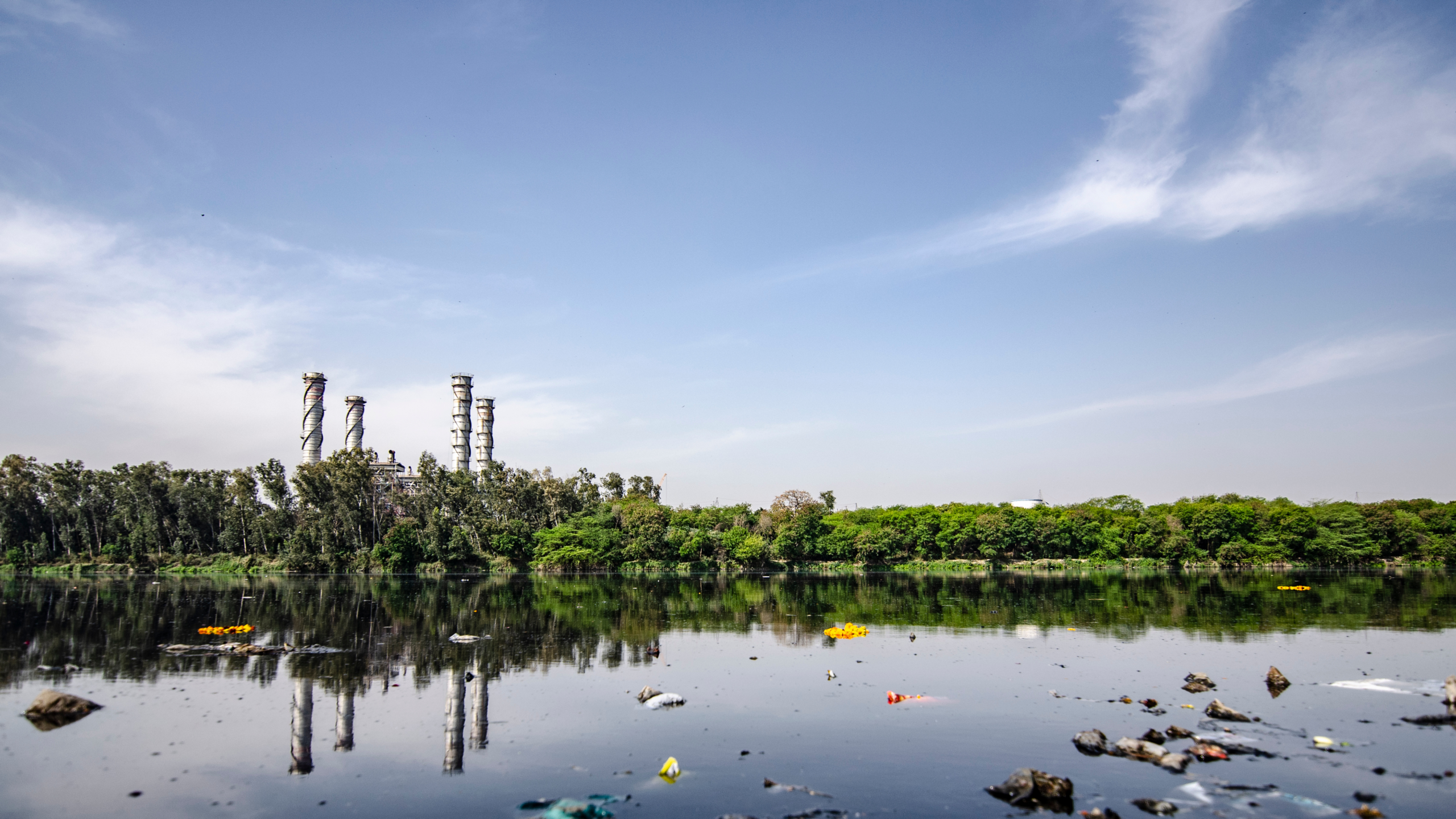 Visual showing health impacts of heavy metal contamination in drinking water